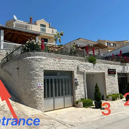 Zora Apartament *