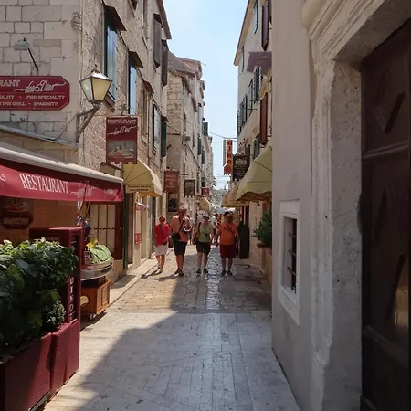 Sea View With Heated Infinity Swimming Pool