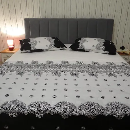 Sea View With Heated Infinity Swimming Pool Apartamento Trogir