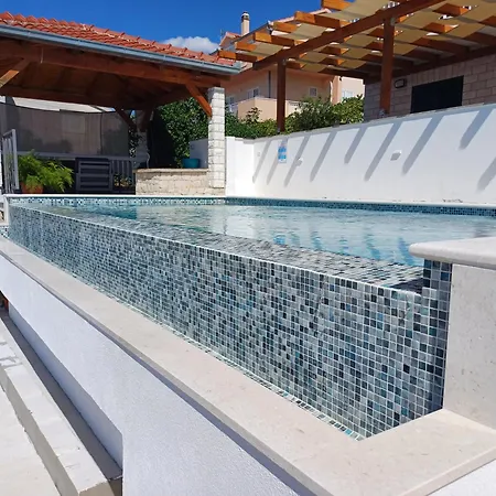 Sea View With Heated Infinity Swimming Pool Trogir