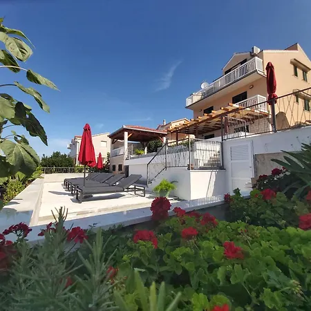 Apartamento Sea View With Heated Infinity Swimming Pool Trogir