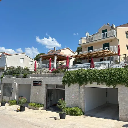 Sea View With Heated Infinity Swimming Pool Apartamento Trogir