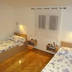 Sea View With Heated Infinity Swimming Pool Apartmán
